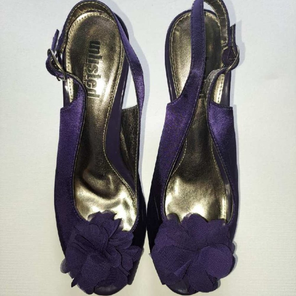 fabric upper, leather sole, size 8 ,  dark purple  heel women's shoes